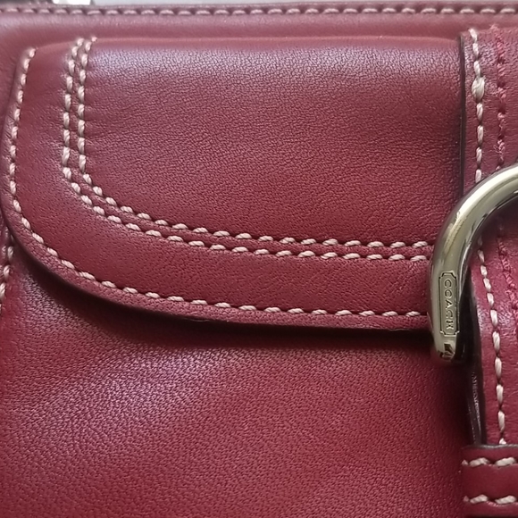 EUC Coach soft leather wristlet - Picture 7 of 7